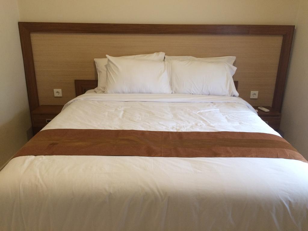 Buyan Homestay Sanur Esterno foto