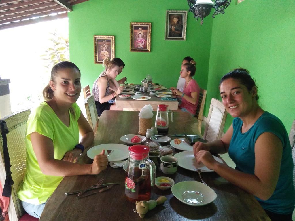Buyan Homestay Sanur Esterno foto
